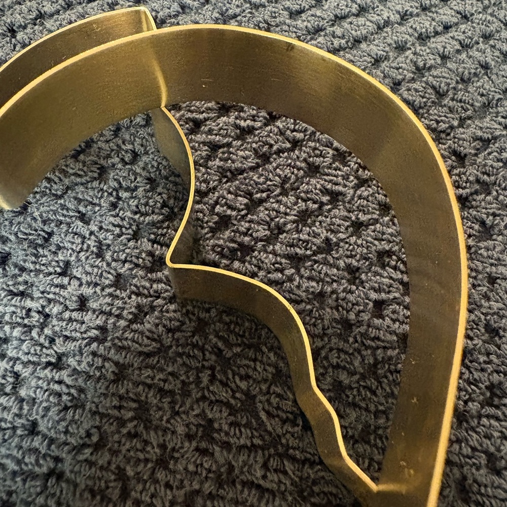 3 Older Metal Pancake/Cookie Treat Cutters - Mitten, Heart & Butterfly - Picture 3 of 16